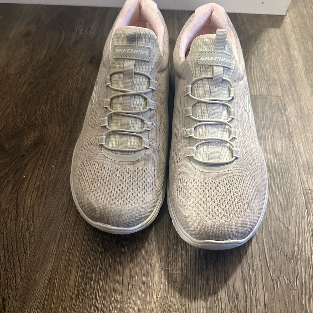 Skechers Women's Light Pink Sneakers